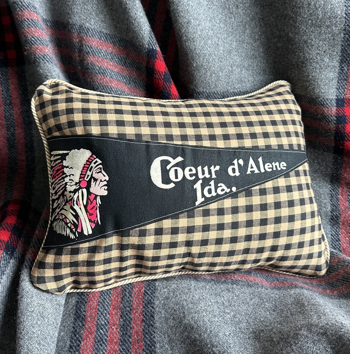 Idaho Coeur d'Alene Vintage Pennant Pillow
