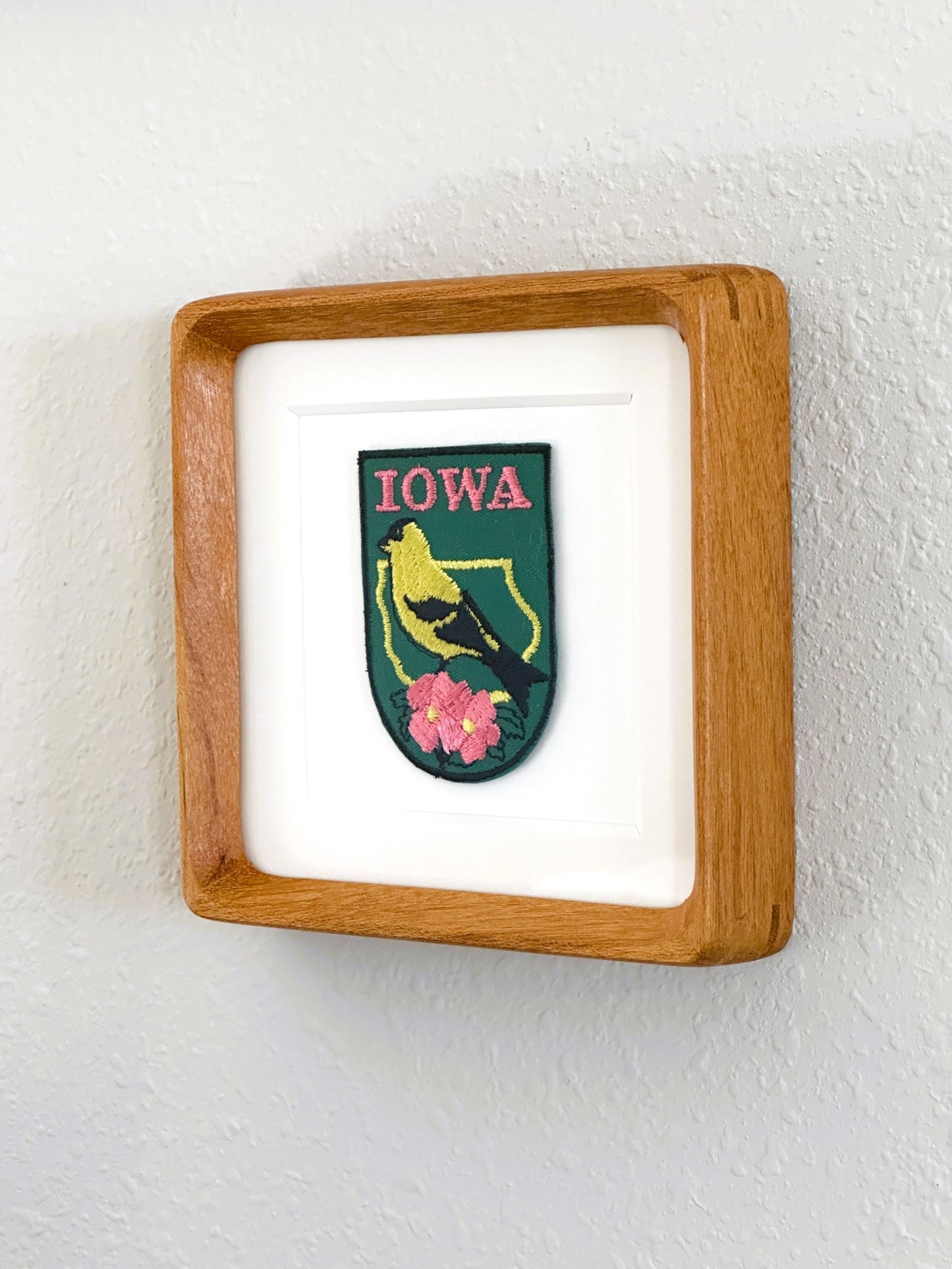 Iowa State Bird and Flower Vintage Framed Travel Patch